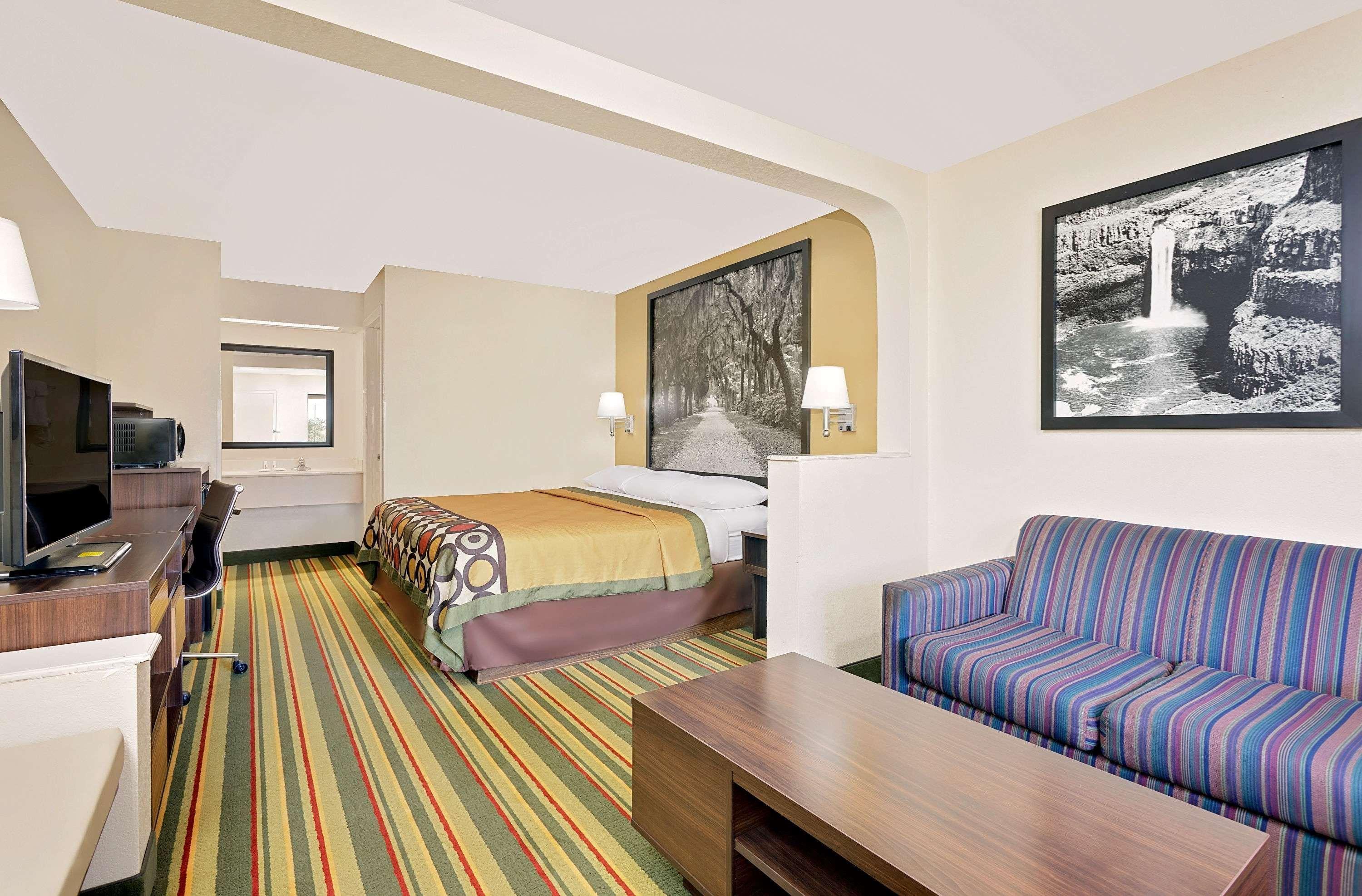 Super 8 By Wyndham Byron/South Macon Hotel Eksteriør billede